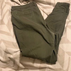 Olive green jeans , great condition!! 💚